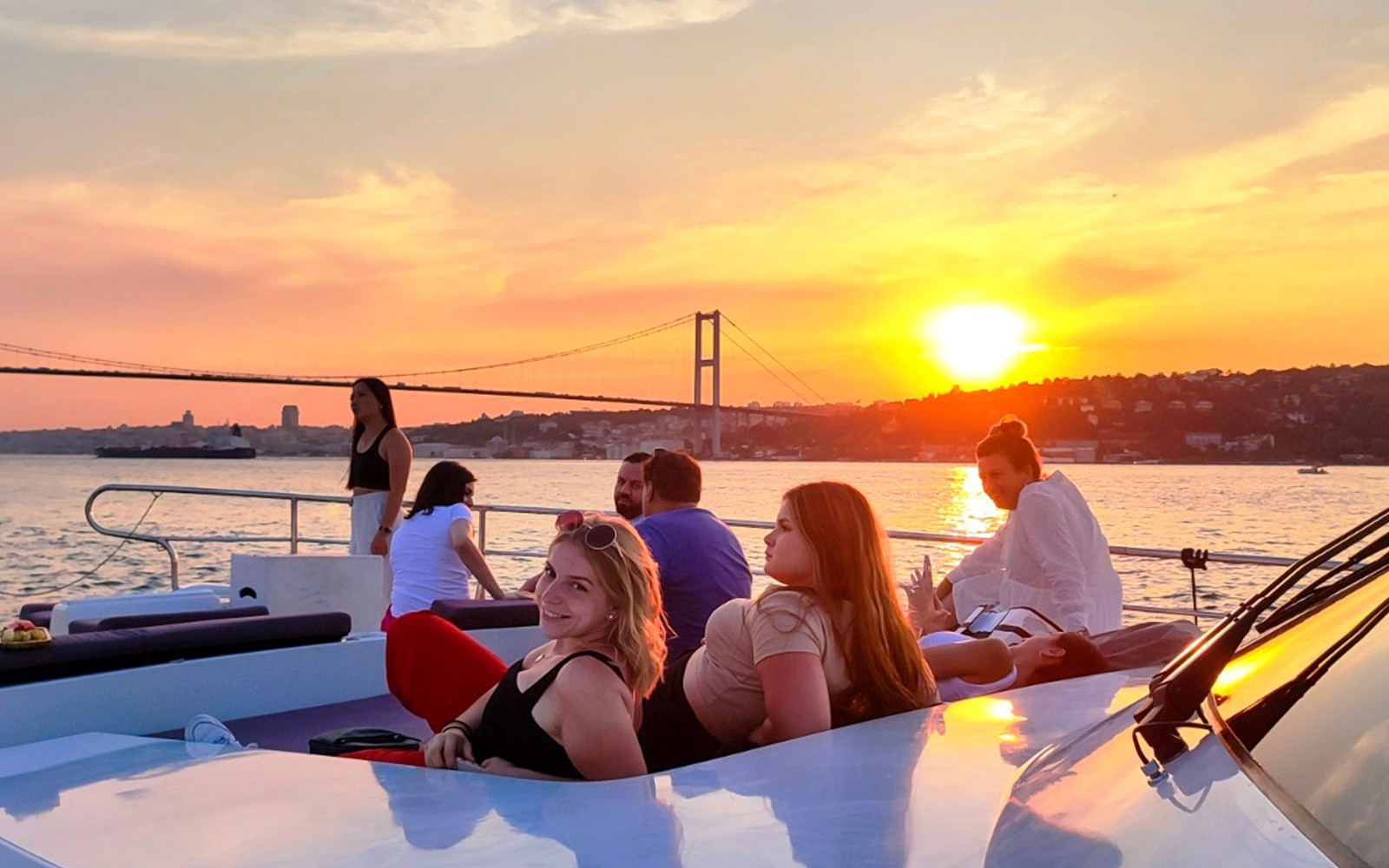 Istanbul: Bosphorus Yacht Cruise with Stopover on Asian Side — gallery 2