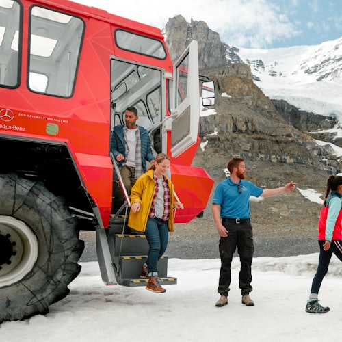Columbia Icefield Discovery Centre: Ice Explorer Glacier Tour + Skywalk Entry