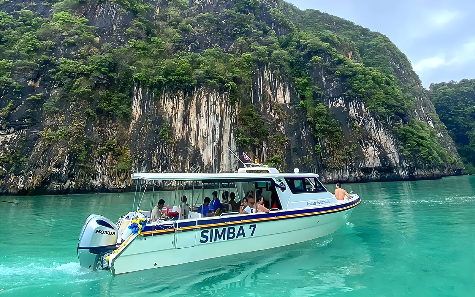 From Phuket: Beat the Crowd Sunrise Tour of Phi Phi Island, Maya Bay & Bamboo Island by Speedboat — gallery 4