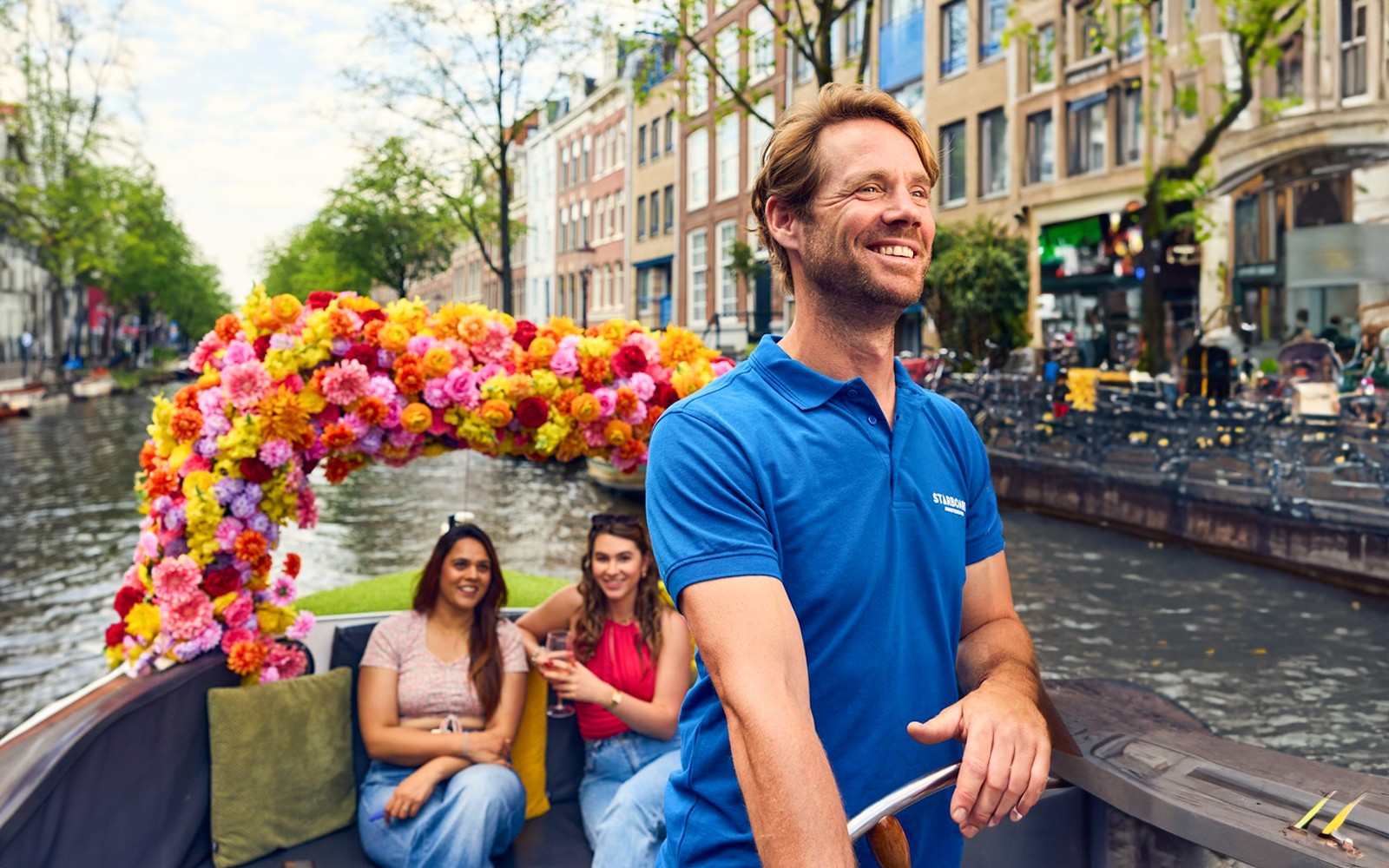 Amsterdam: 1-Hour Exclusive Tulip Experience on a Luxury Open Boat — gallery 5