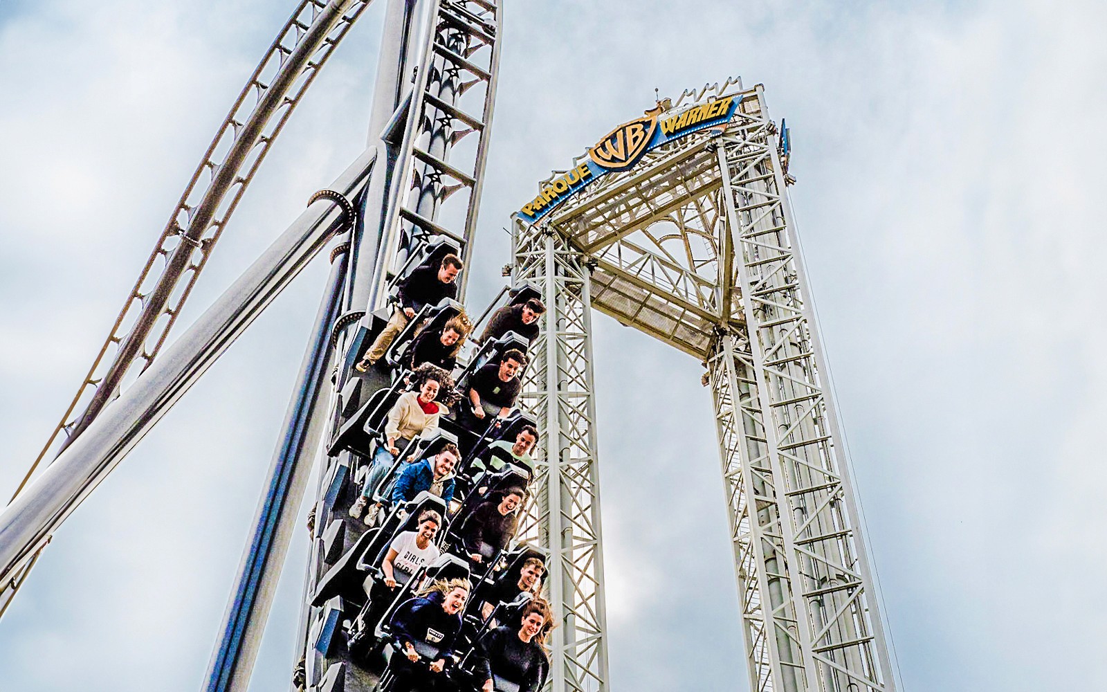 From Madrid: Full-Day Trip to Parque Warner Beach with Round-Trip Transfers — gallery 4