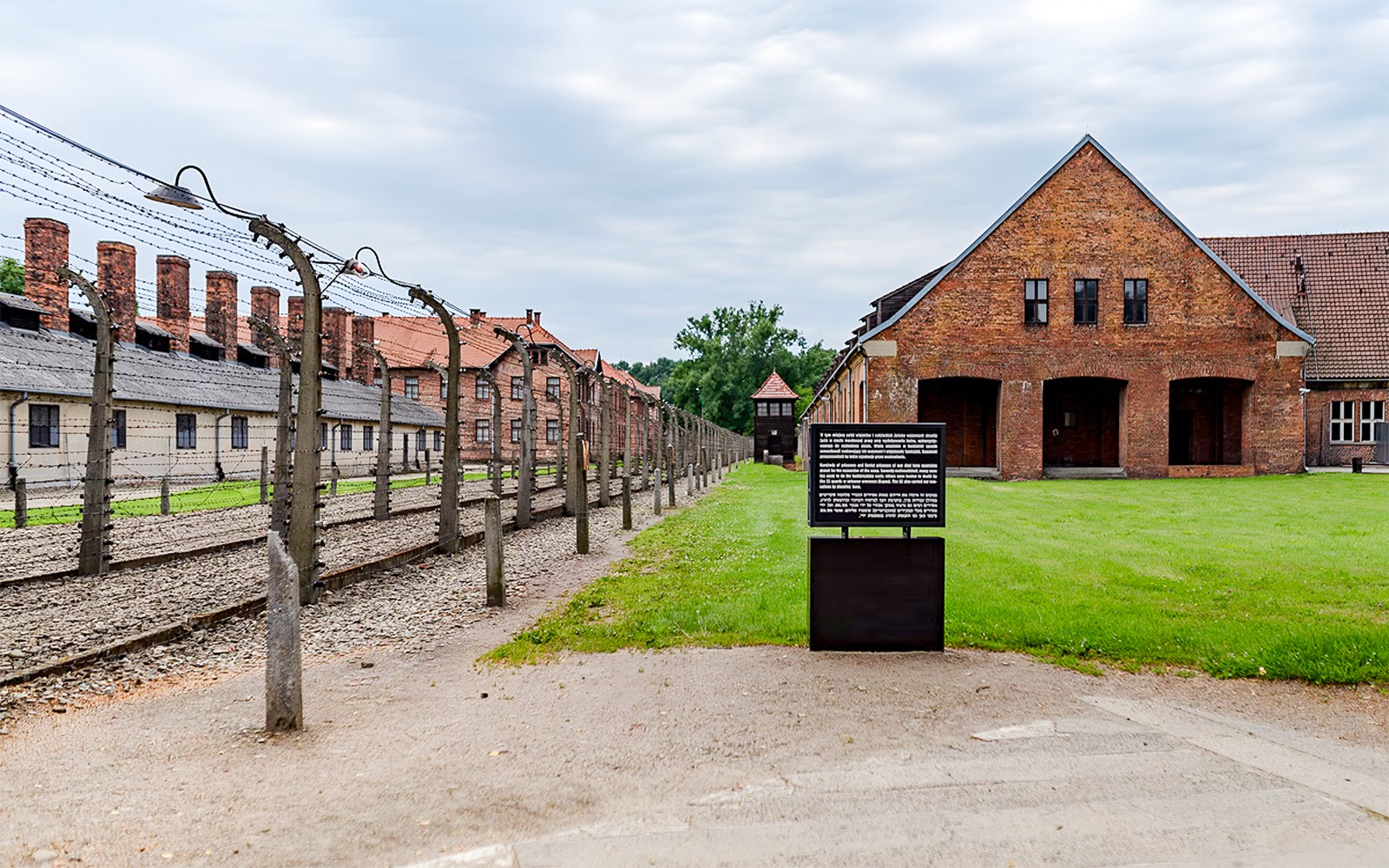 From Warsaw: Auschwitz-Birkenau Guided Tour with Transfers — gallery 3
