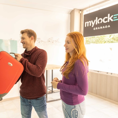 Granada: Locker Rental