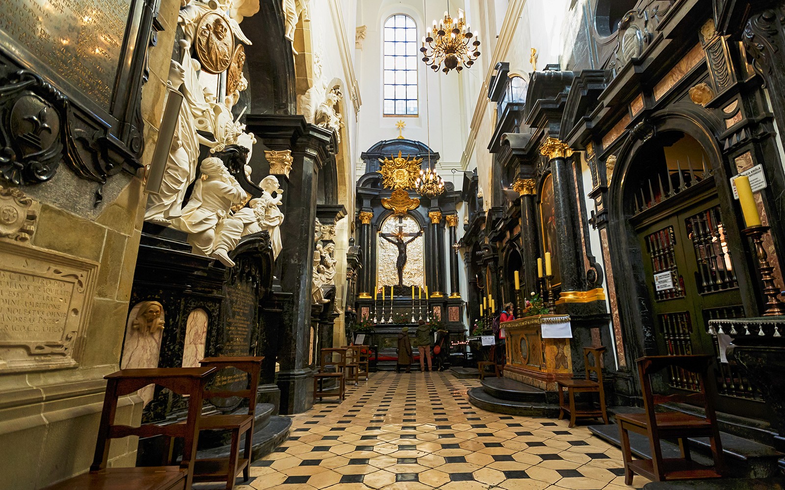 Combo: Wawel Castle, Cathedral, St. Mary’s Basilica & Rynek Underground Museum Guided Tour