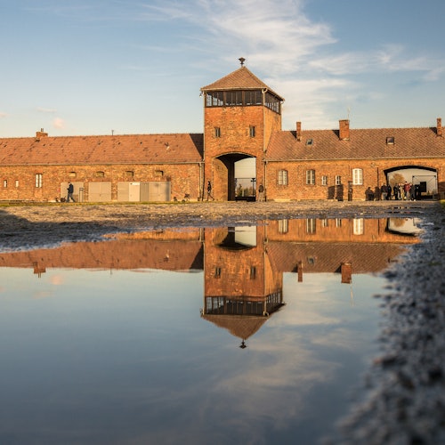 Auschwitz-Birkenau: Guided Tour + Transport