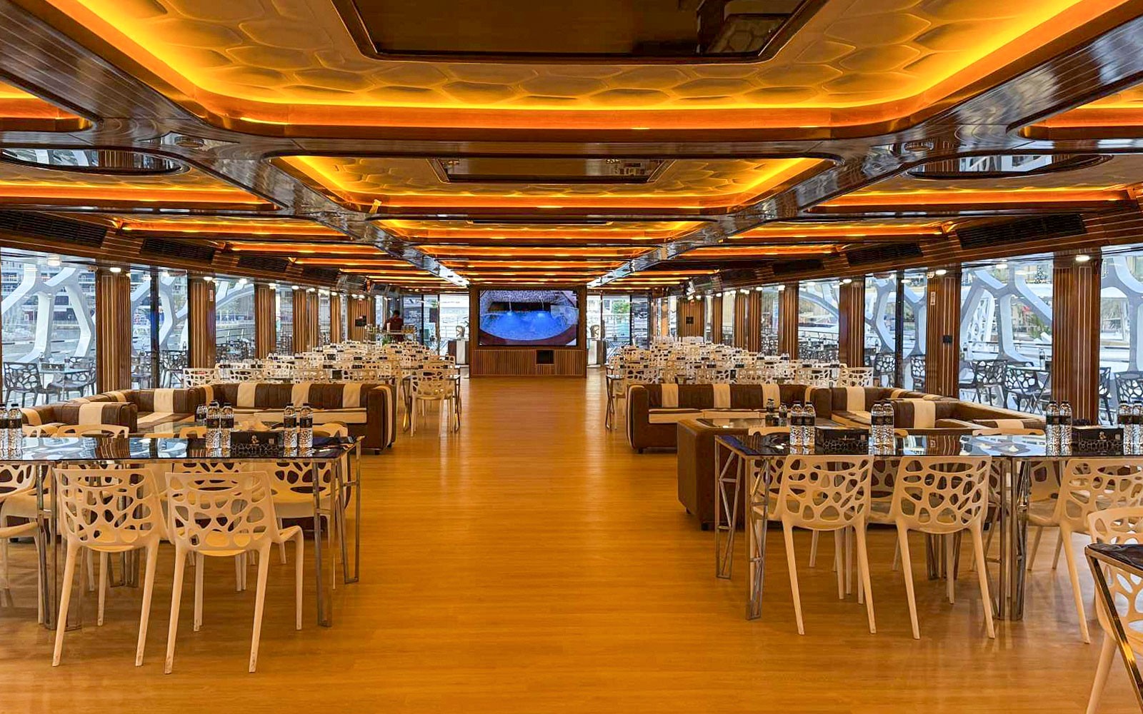 From Dubai Marina: Lotus Mega Yacht Dinner Cruise with Live DJ — gallery 3