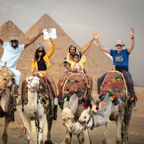 Giza Pyramids & Sphinx: Guided Tour + Transfers + Lunch + Camel Ride