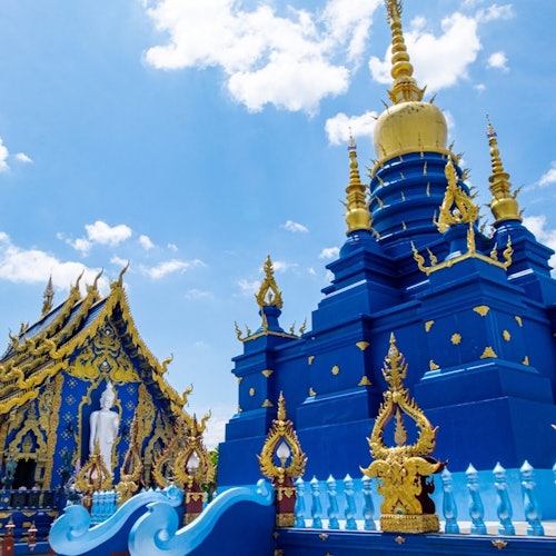 Chiang Rai: Guided Temples Tour from Chiang Mai with Hot Springs & Tribe Village