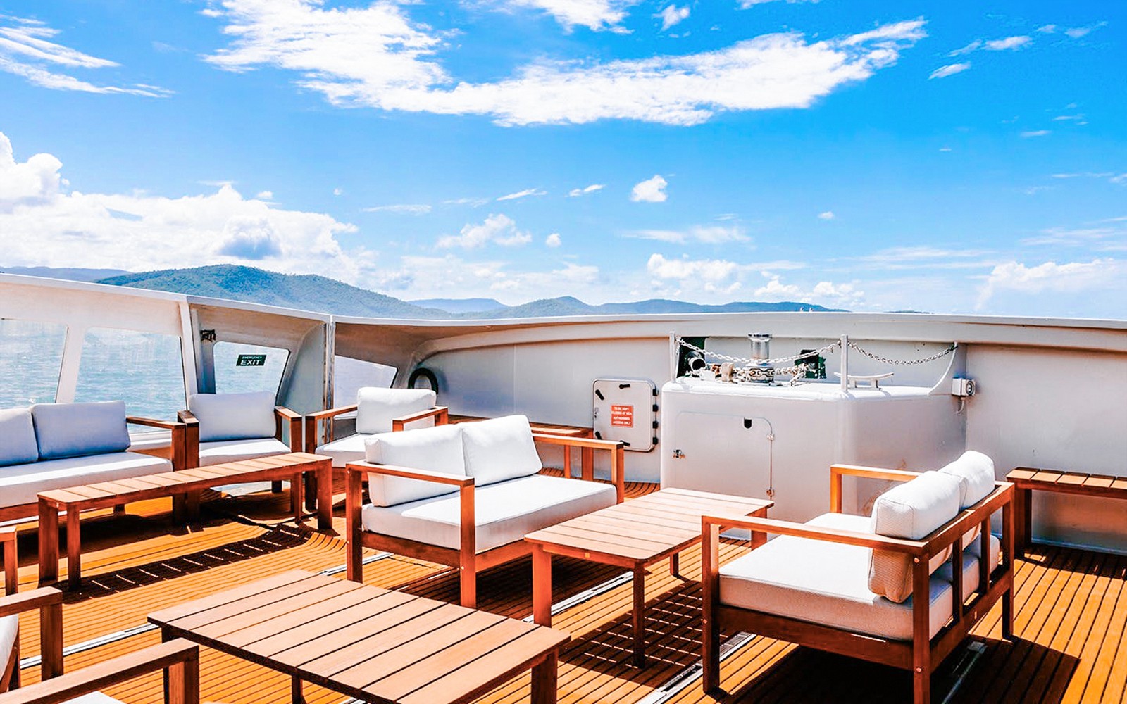 Airlie Beach: Whitehaven Beach Premium Cruise with Lunch & Activity Upgrades