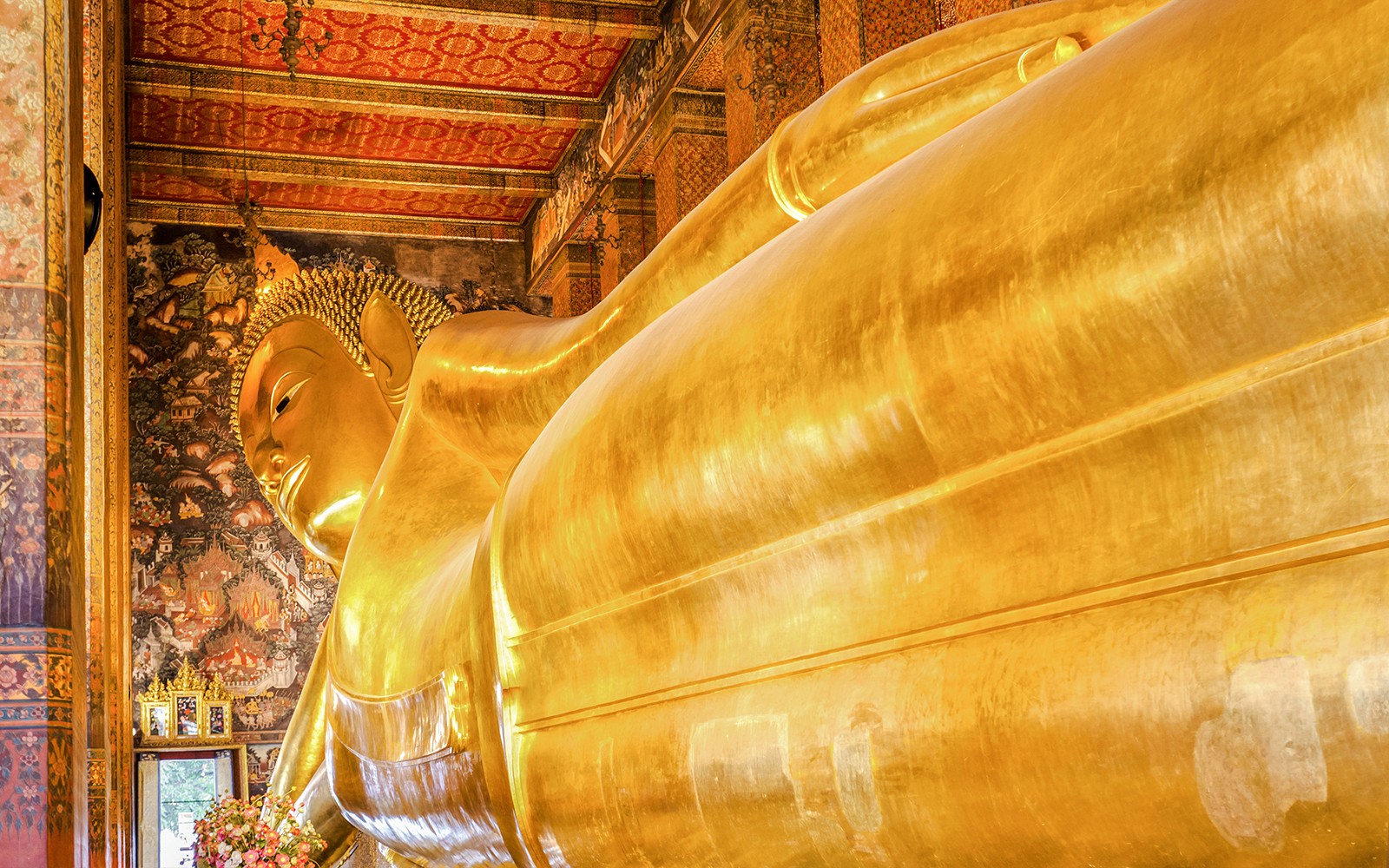 Bangkok City Highlights – Grand Palace, Wat Arun, and Wat Pho Guided Walking Tour