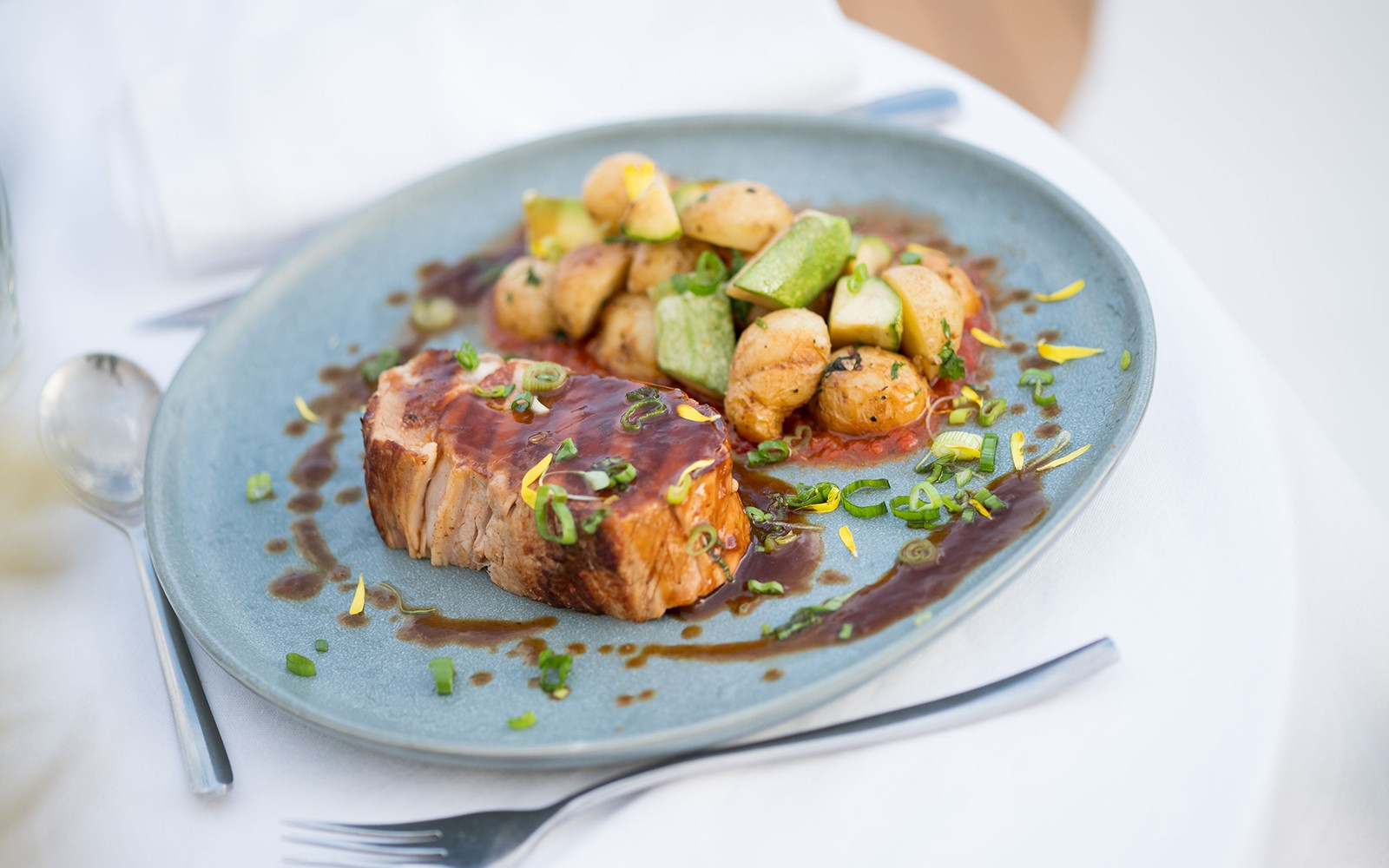 Le Diamant Bleu Seine River Lunch or Dinner Cruise — gallery 2