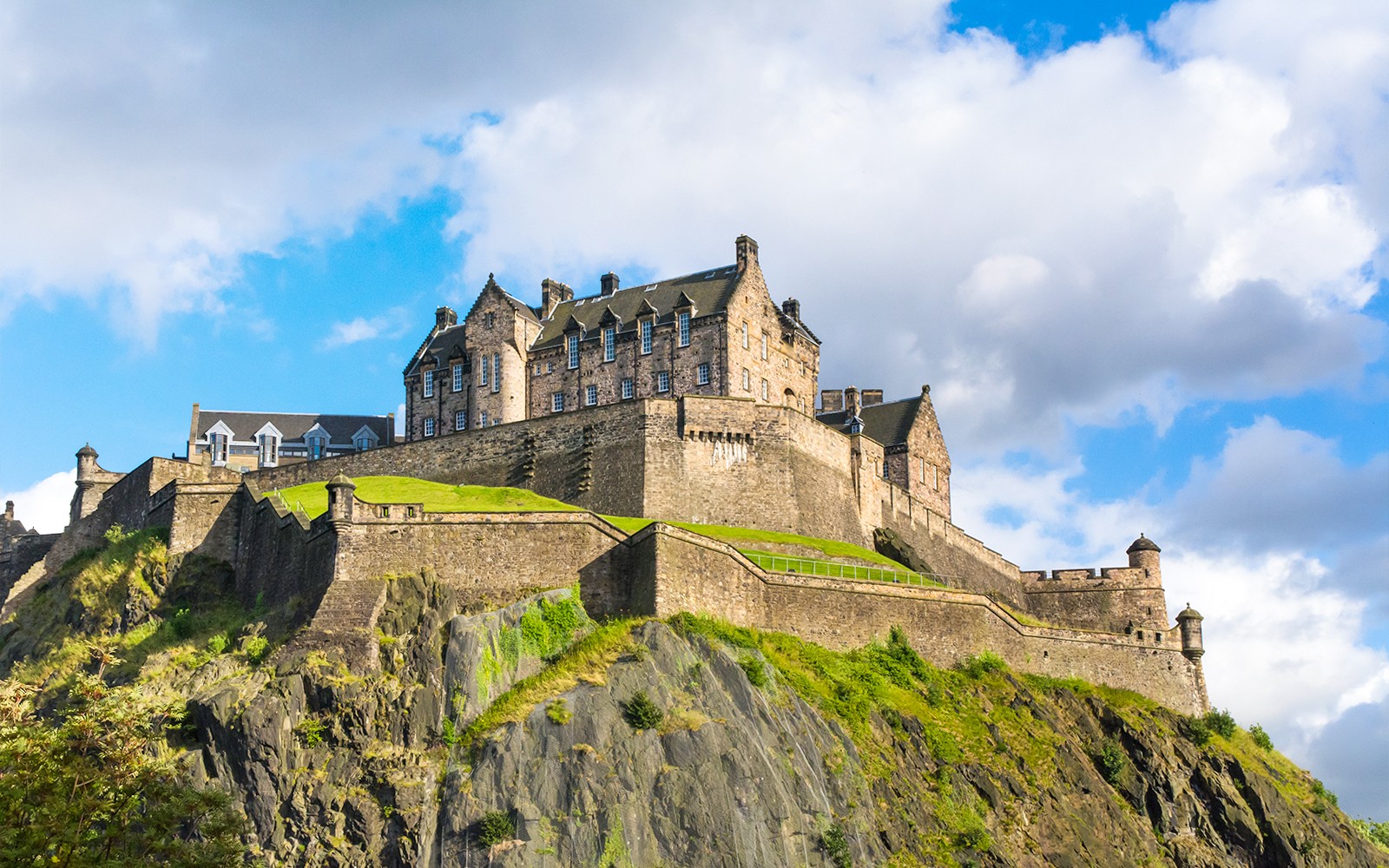 Harry Potter Walking Tour with Entry to Edinburgh Castle — gallery 1