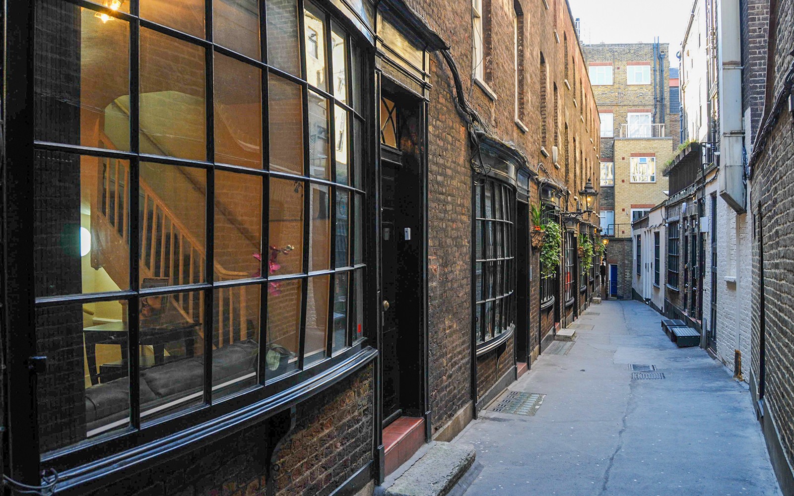 Harry Potter™ Film Locations 3-Hour Guided Walking Tour — mobile