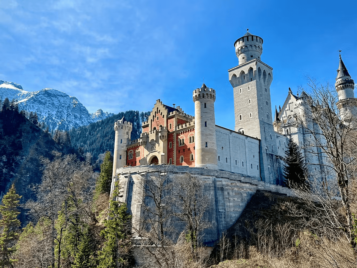 Guided Tour of Neuschwanstein Castle Grounds with Bus/Train Transfers from Munich