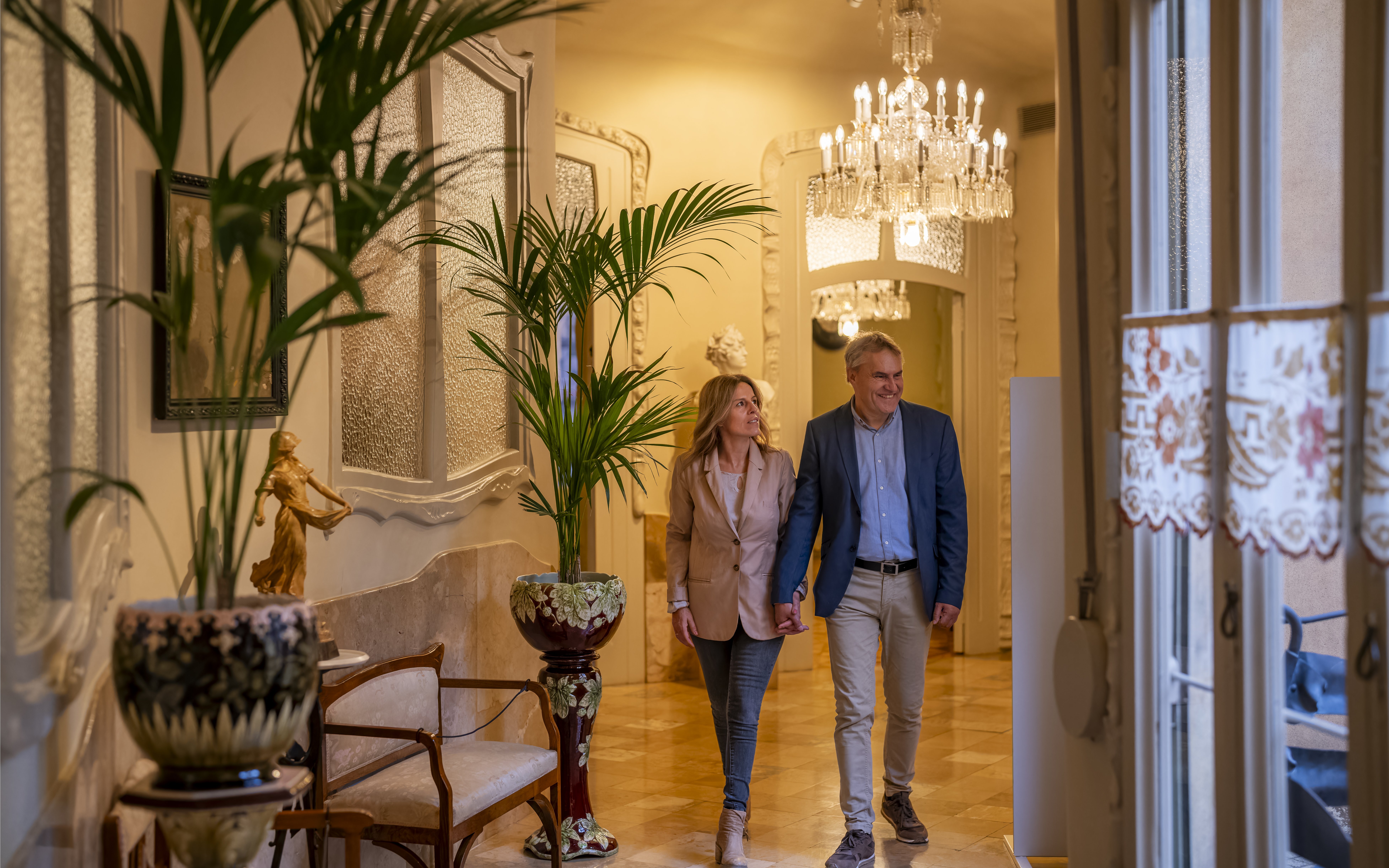 La Pedrera: Premium Small-Group Tour with Exclusive Access & Cava — gallery 2