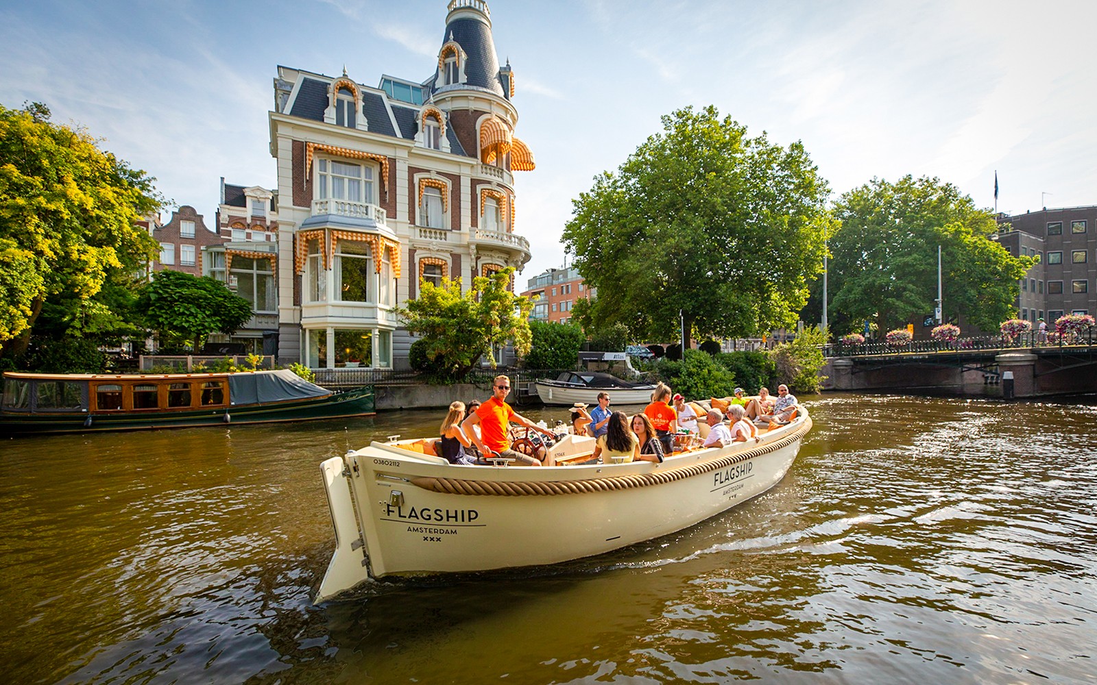 Amsterdam: 1-Hour Luxury Electric Open Boat Cruise with Onboard Bar — gallery 3