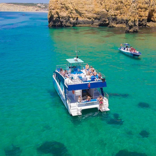 Ponta da Piedade Caves: 2.5-Hr Costal Cruise Tour from Lagos