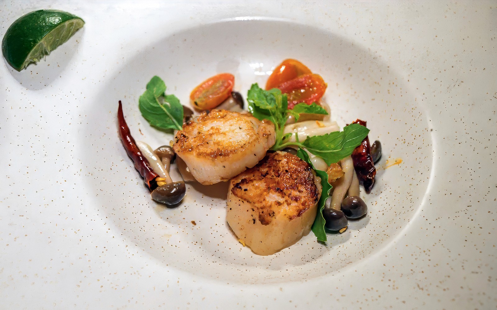 Saffron Dinner Cruise by Banyan Tree (5 Star Luxury Hotel) with Unlimited Soft Drinks — gallery 3