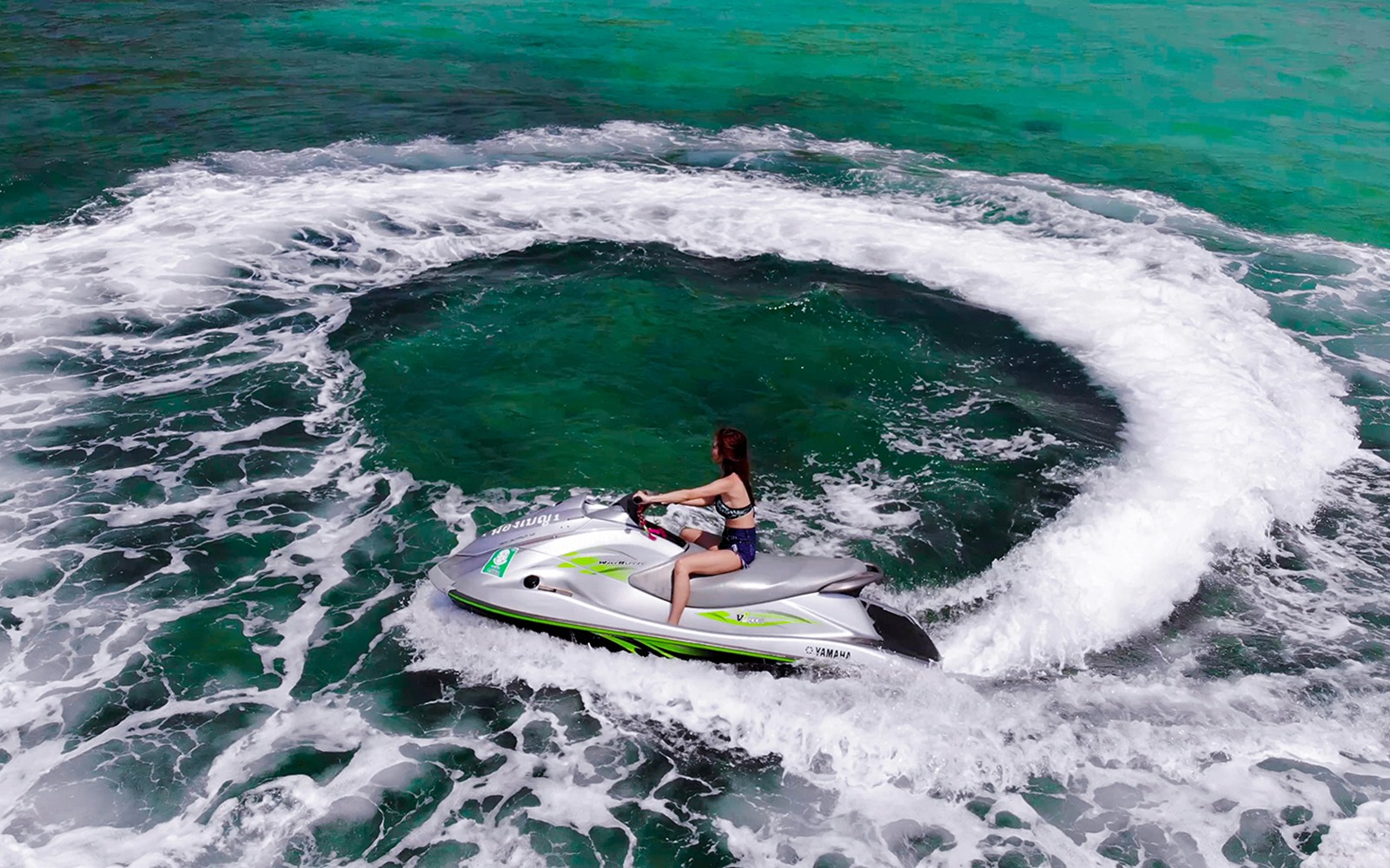 From Bangkok: Pattaya Island Day Trip with Beach Activities & Drone Photos