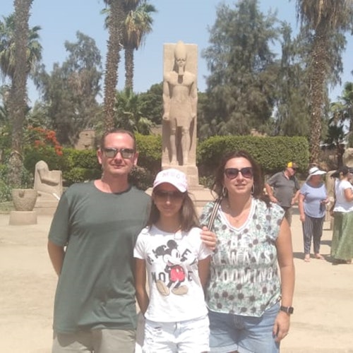 Giza Pyramids, Sphinx, Sakkara & Memphis: Guided Tour from Cairo + Lunch
