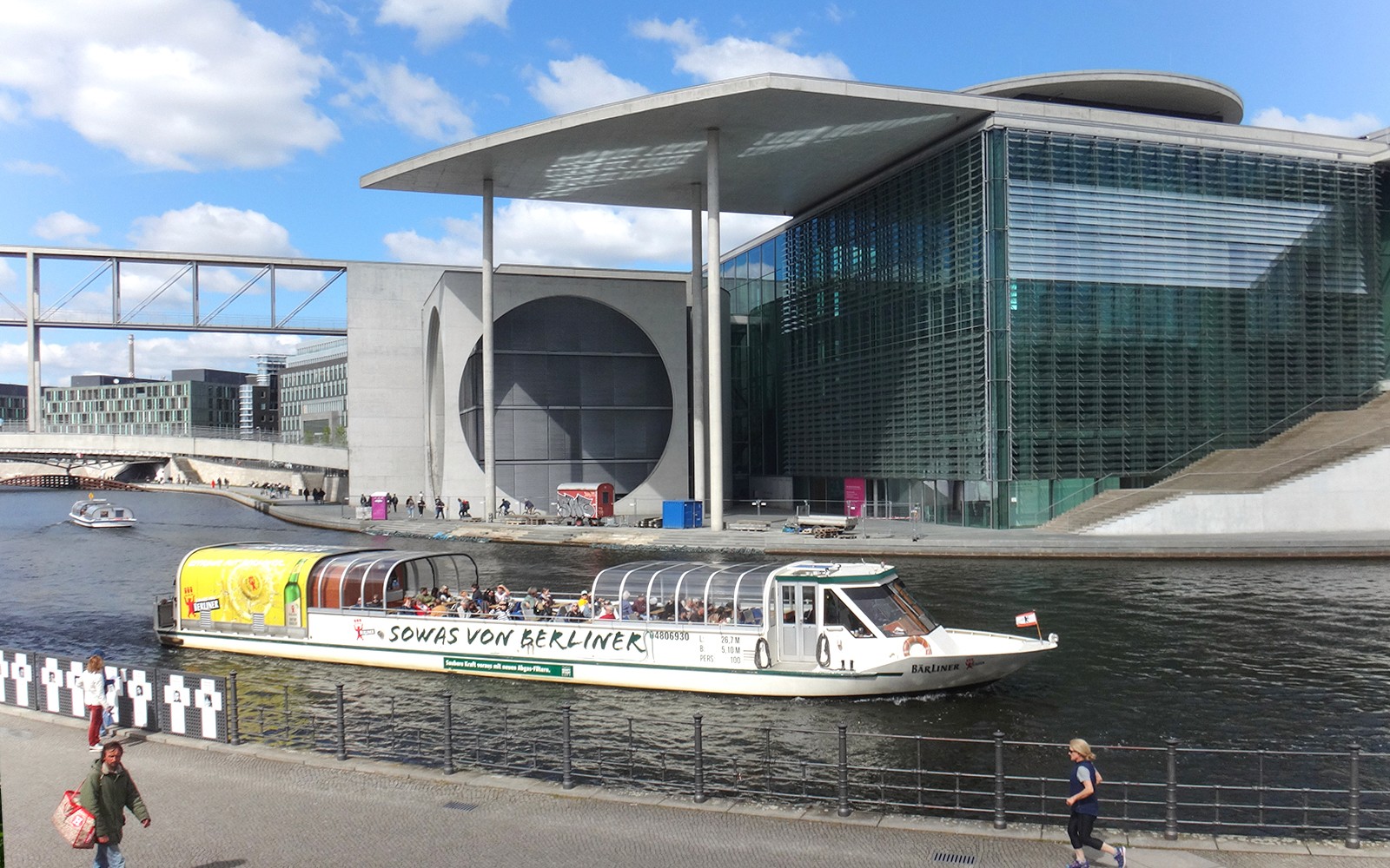 1-Hour Berlin City Highlights Sightseeing Cruise — gallery 4