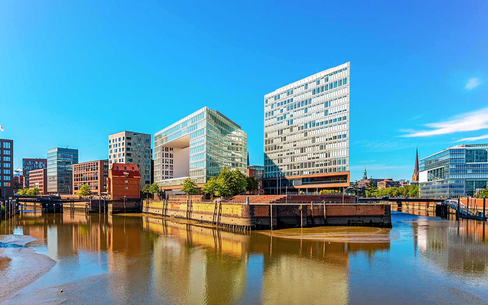 2-Hour Harbor Cruise in Hamburg with Live Commentary in German — gallery 4