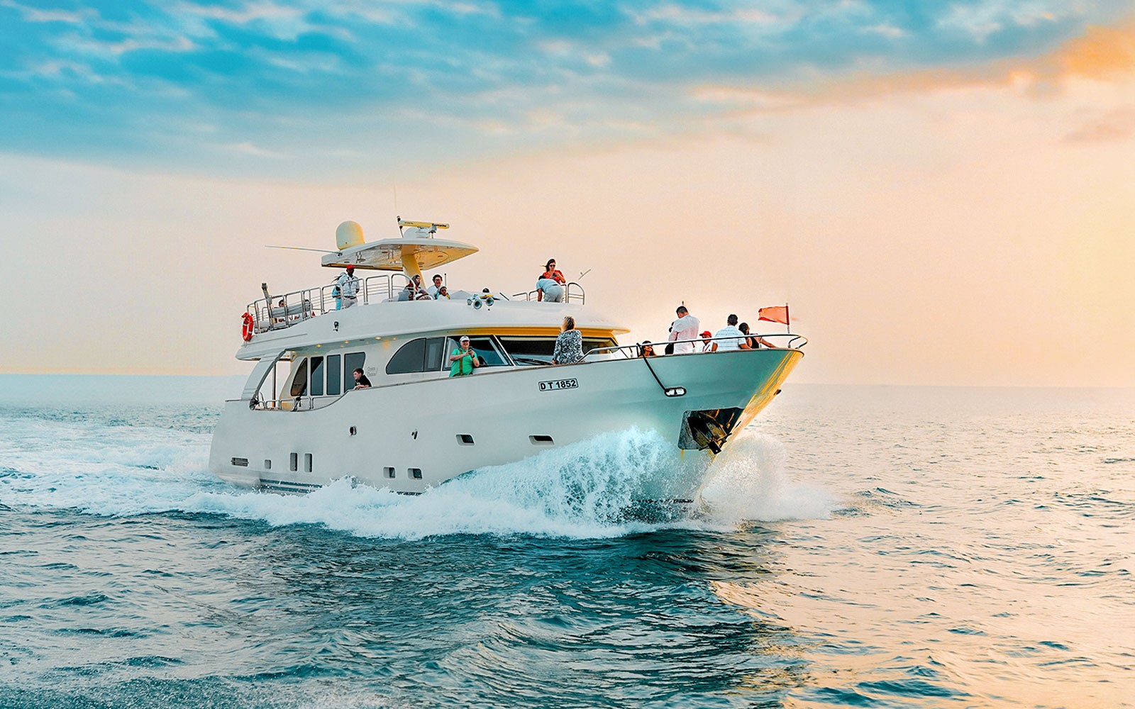 From Dubai Marina: 1-Hour Sightseeing Yacht Cruise with Panoramic Views — gallery 4
