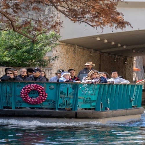 San Antonio: Small Group Walking Tour + River Cruise + Tower of the Americas