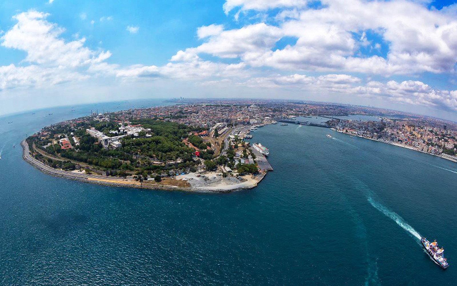 Afternoon Cruise in Bosphorus Strait with Cable Car to Pierre Loti Hill — gallery 4