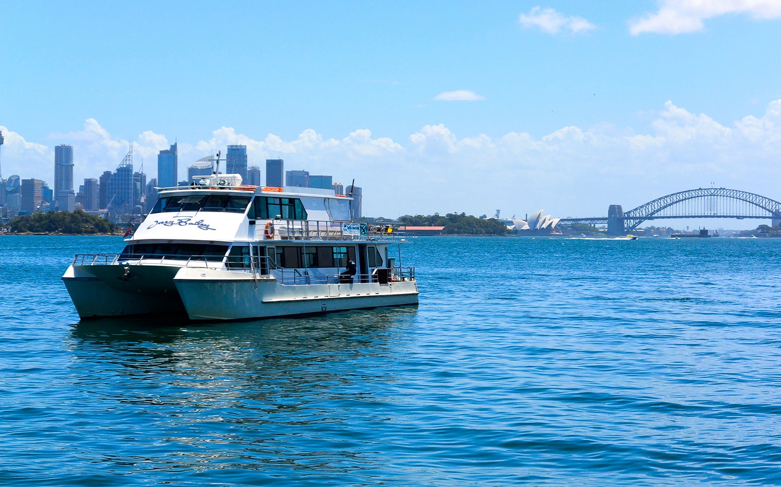 Sydney Harbour Sightseeing Cruise with Buffet Lunch
