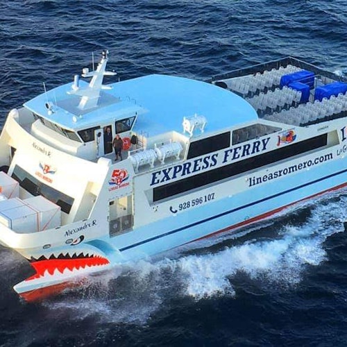 La Graciosa: Ferry from Lanzarote — gallery 1