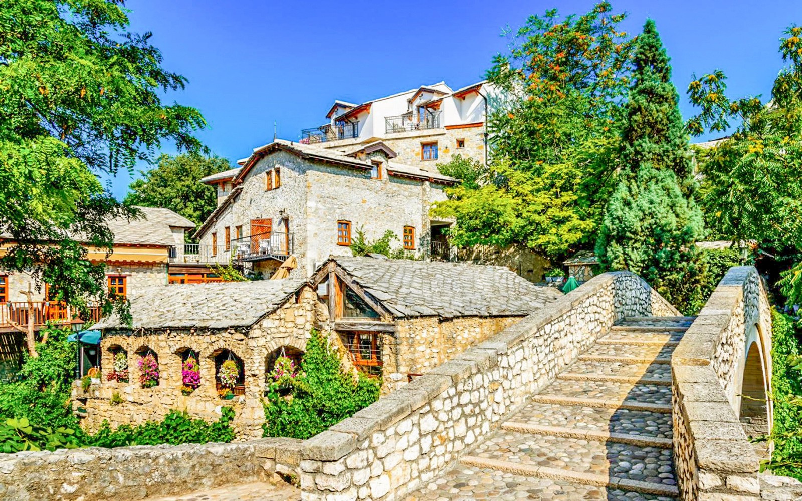 From Trogir: Full-Day Tour to Kravica Waterfall, Mostar and Počitelj — gallery 4