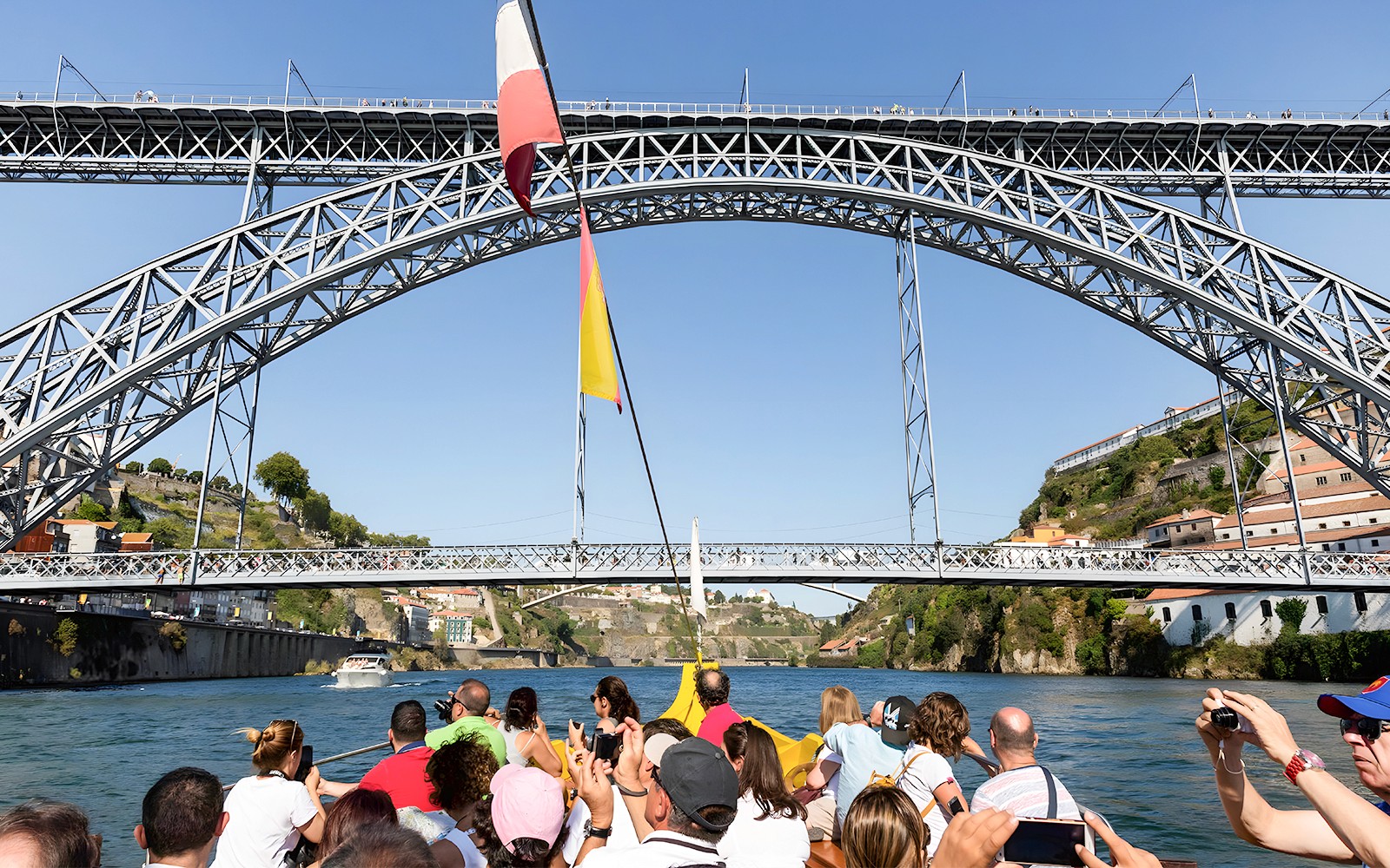 City Sightseeing: Porto Hop-on Hop-off Bus Tour with Duoro River Six Bridges Cruise