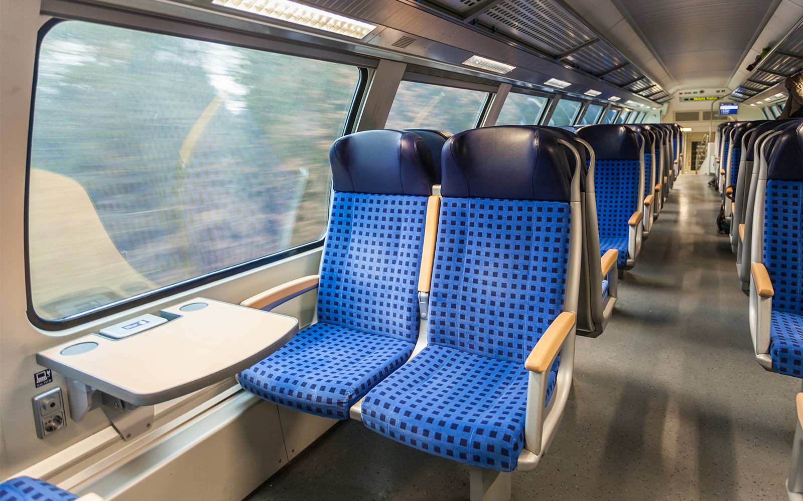 From London: Paris Explorer Day Trip by Rail with Sightseeing Bus — gallery 2