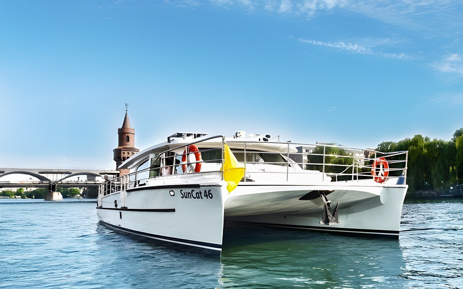 2.5-Hour Berlin Sightseeing Cruise on Eco-friendly Solar Catamaran — gallery 1