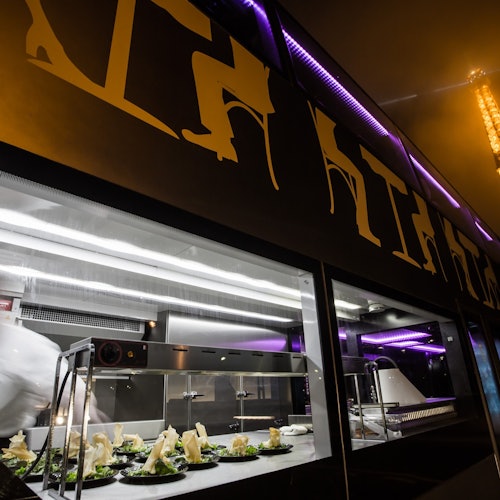 Bus Toqué Paris: 5-Course Dinner Tour — gallery 1