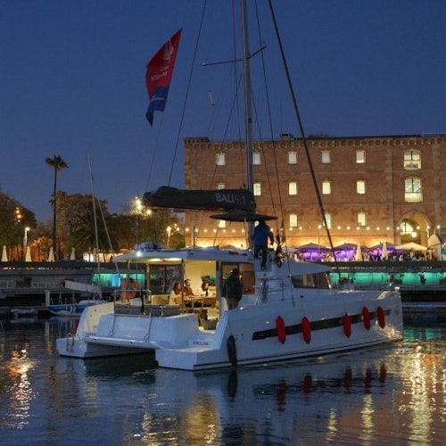Barcelona: Small-Group Sunset Catamaran Dinner Tour