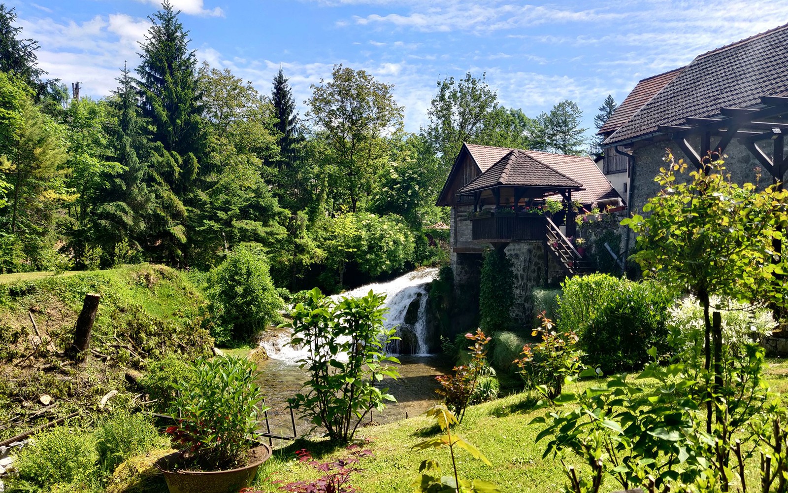 From Zagreb: Full-Day Guided Tour of Plitvice Lakes National Park & Rastoke Village — gallery 1
