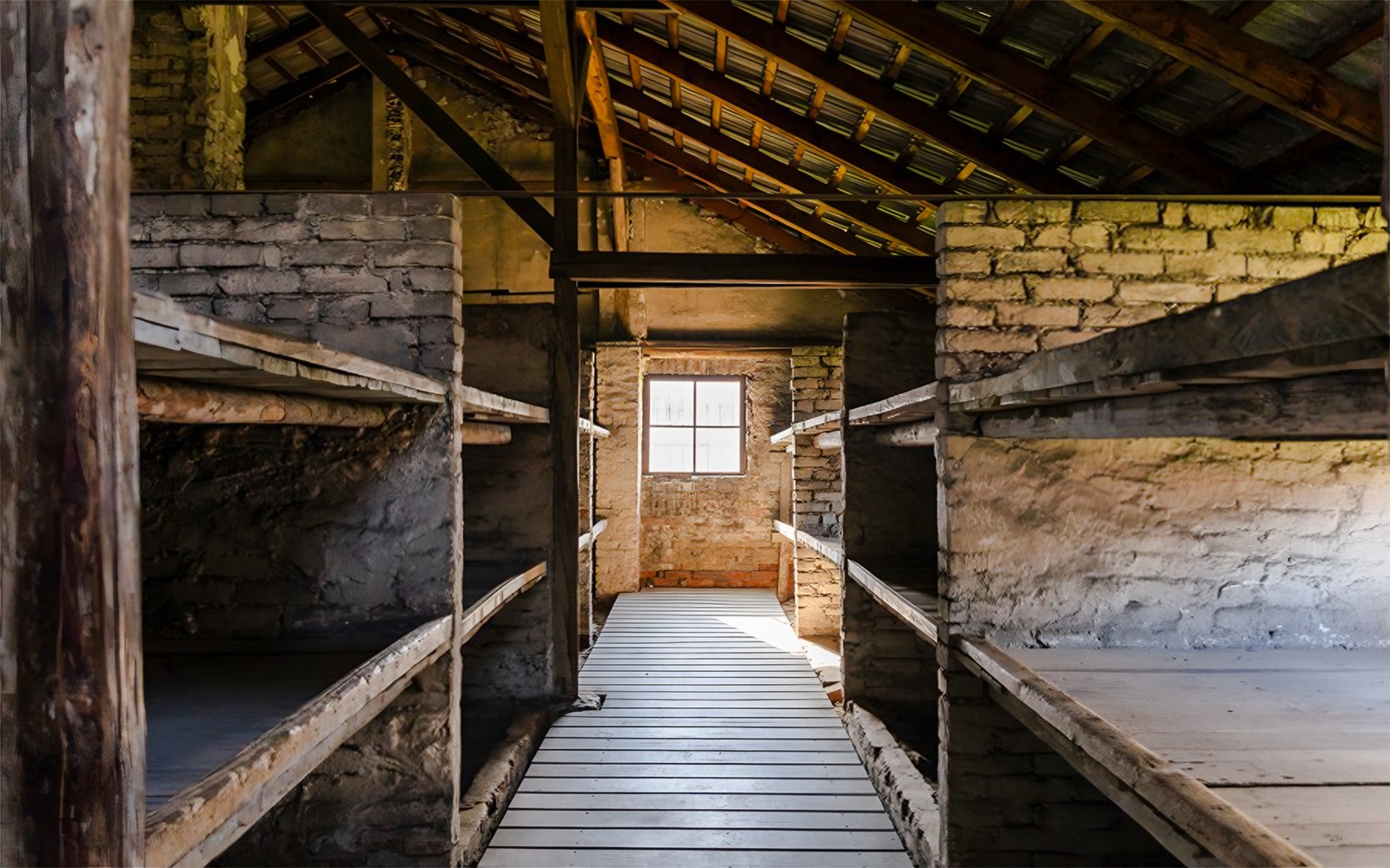 Auschwitz-Birkenau Guided Tour with Fast-Track Tickets & Transfer Options