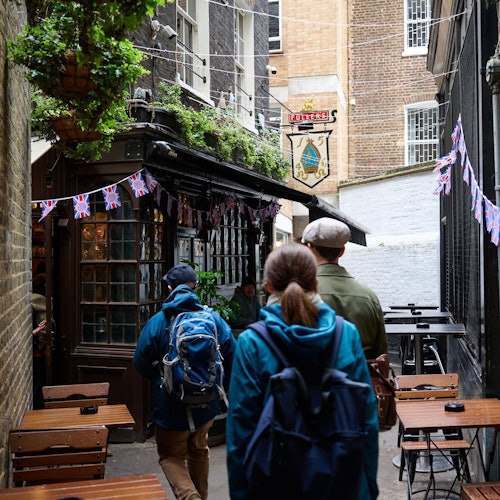 London: Guided Pub & Food Walking Tour + Tastings + Drinks — gallery 2