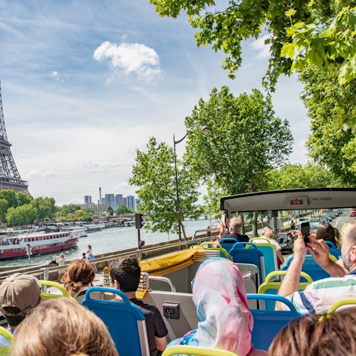 Tootbus Paris: Hop-on Hop-off Bus Tour + Palace of Versailles Entry