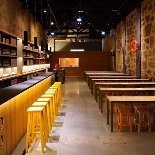 Caves Poças: Guided Tour + Tasting of 3 Port Wines