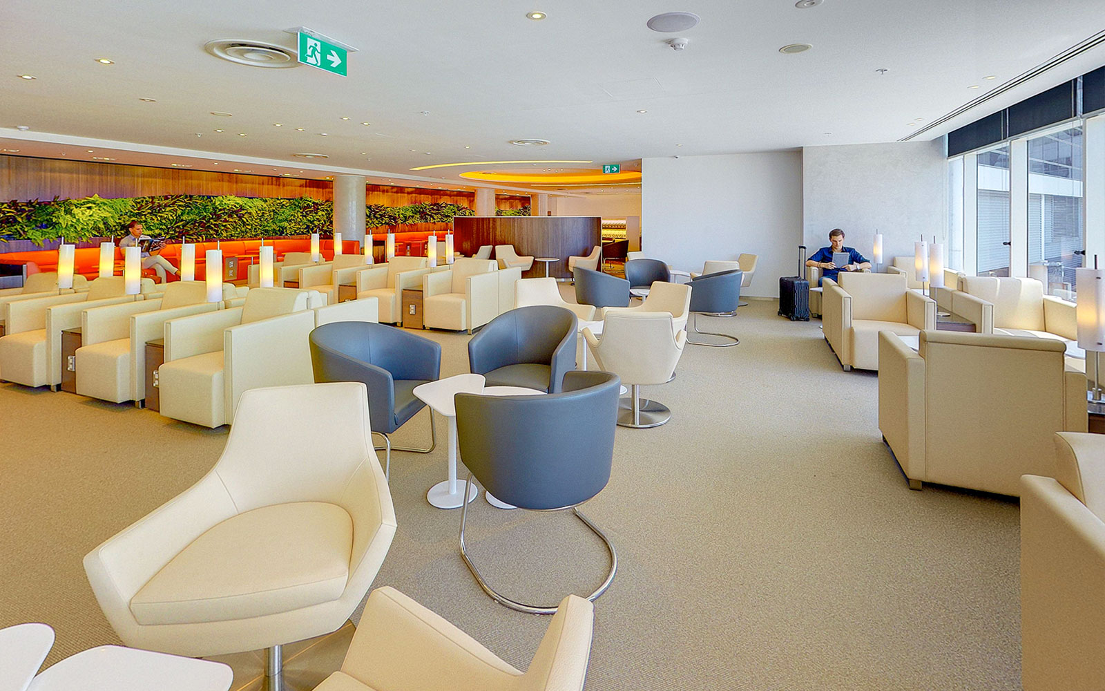 Plaza Premium Lounge Access at Sydney International Airport: T1, International Departures — gallery 1