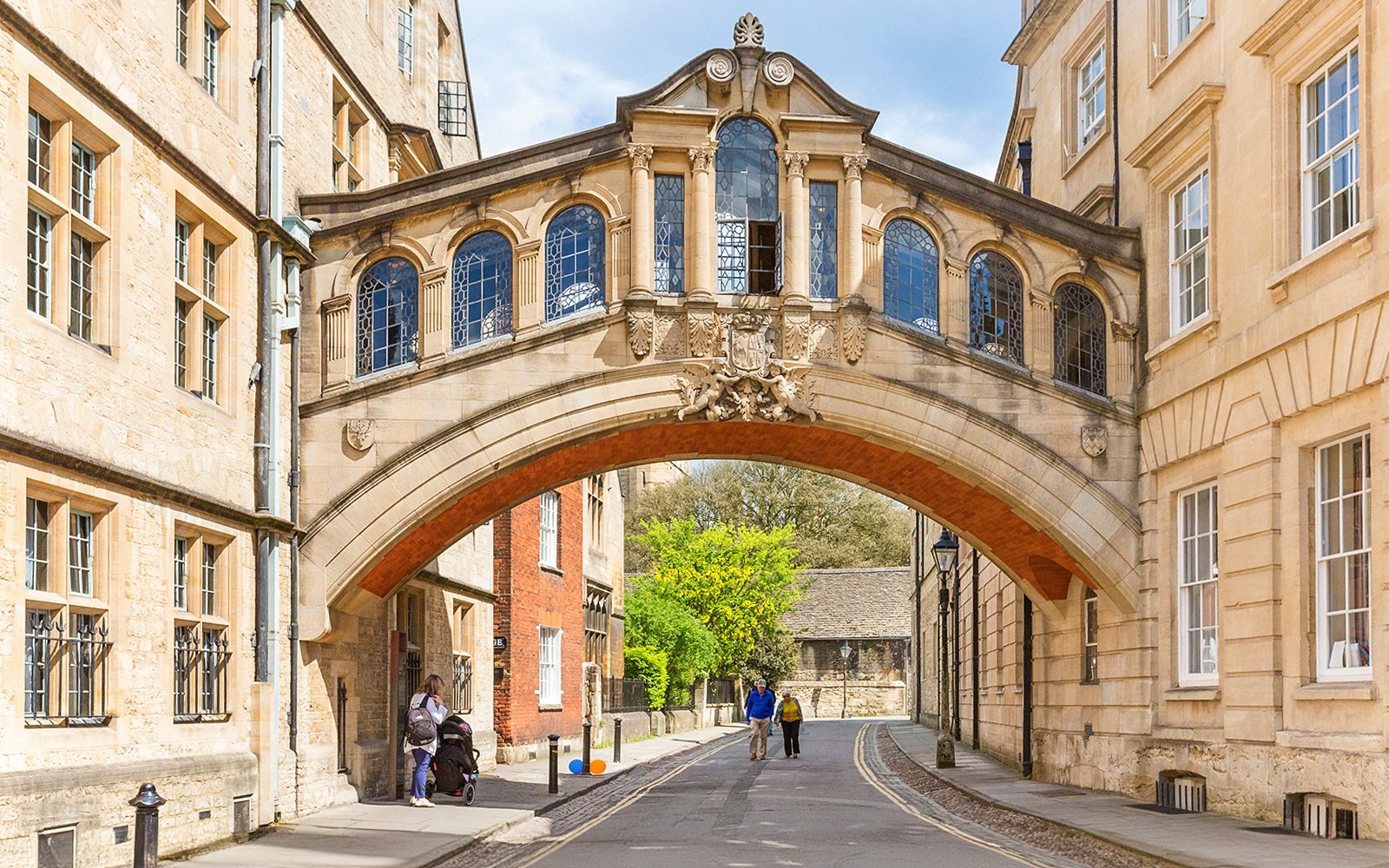 From London: Oxford, Stratford-upon-Avon, Cotswolds and Warwick Castle Day Trip