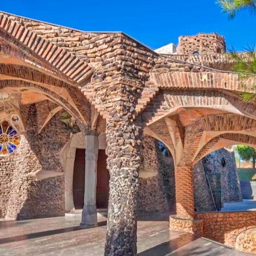 Gaudí's Crypt and Colonia Güell: Guided Tour