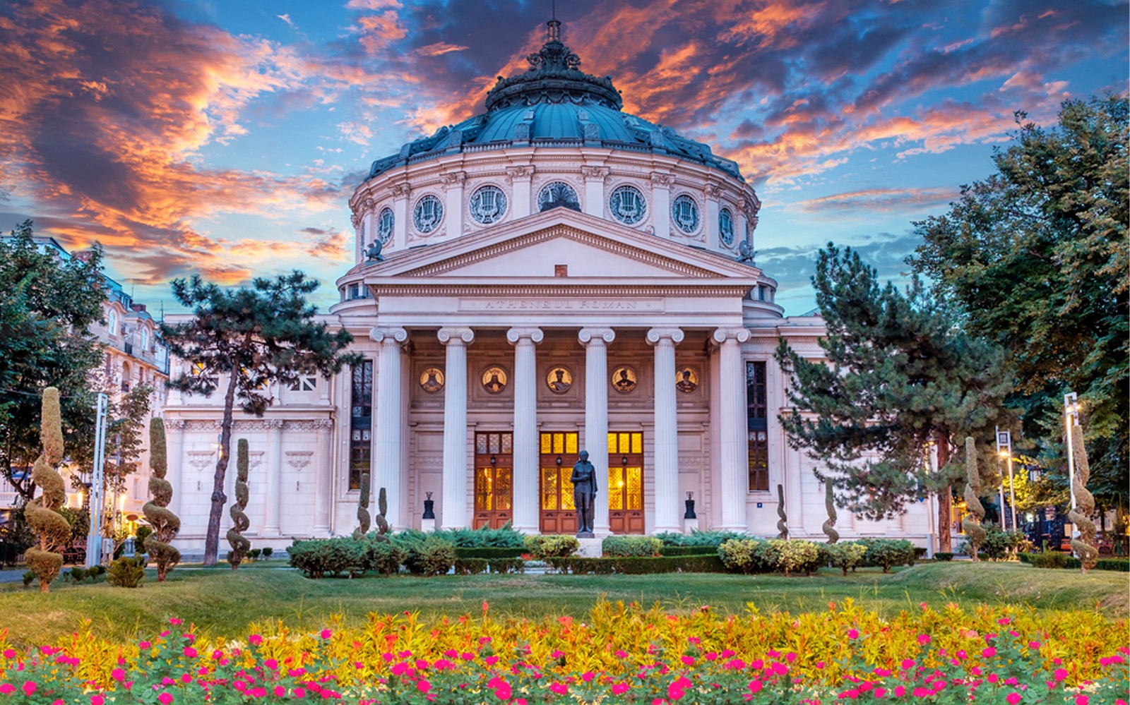 Private Sightseeing Tour of Bucharest With Village Museum Included — gallery 1
