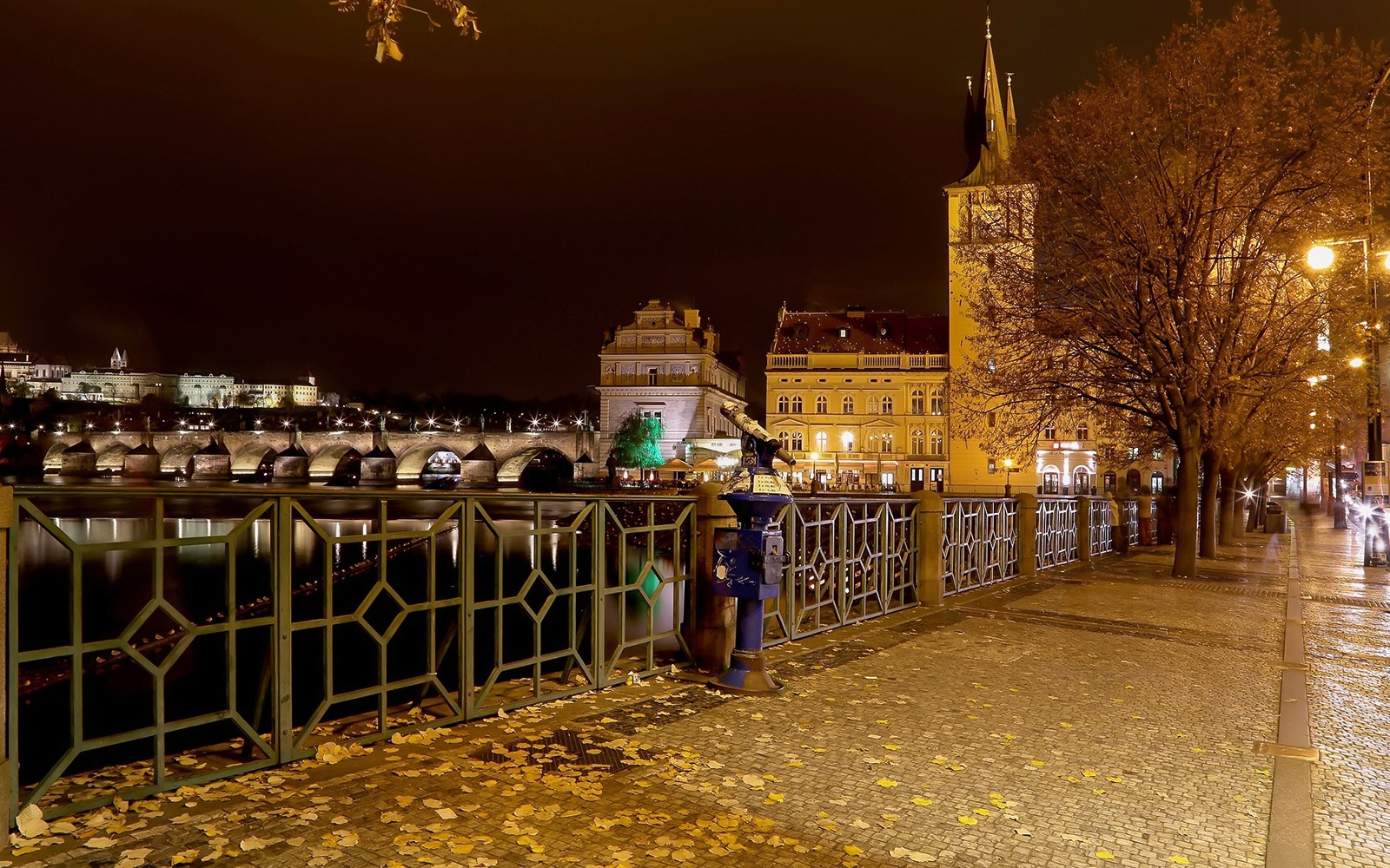 1.5-Hour Guided Walking Tour of the Ghosts & Legends of Prague