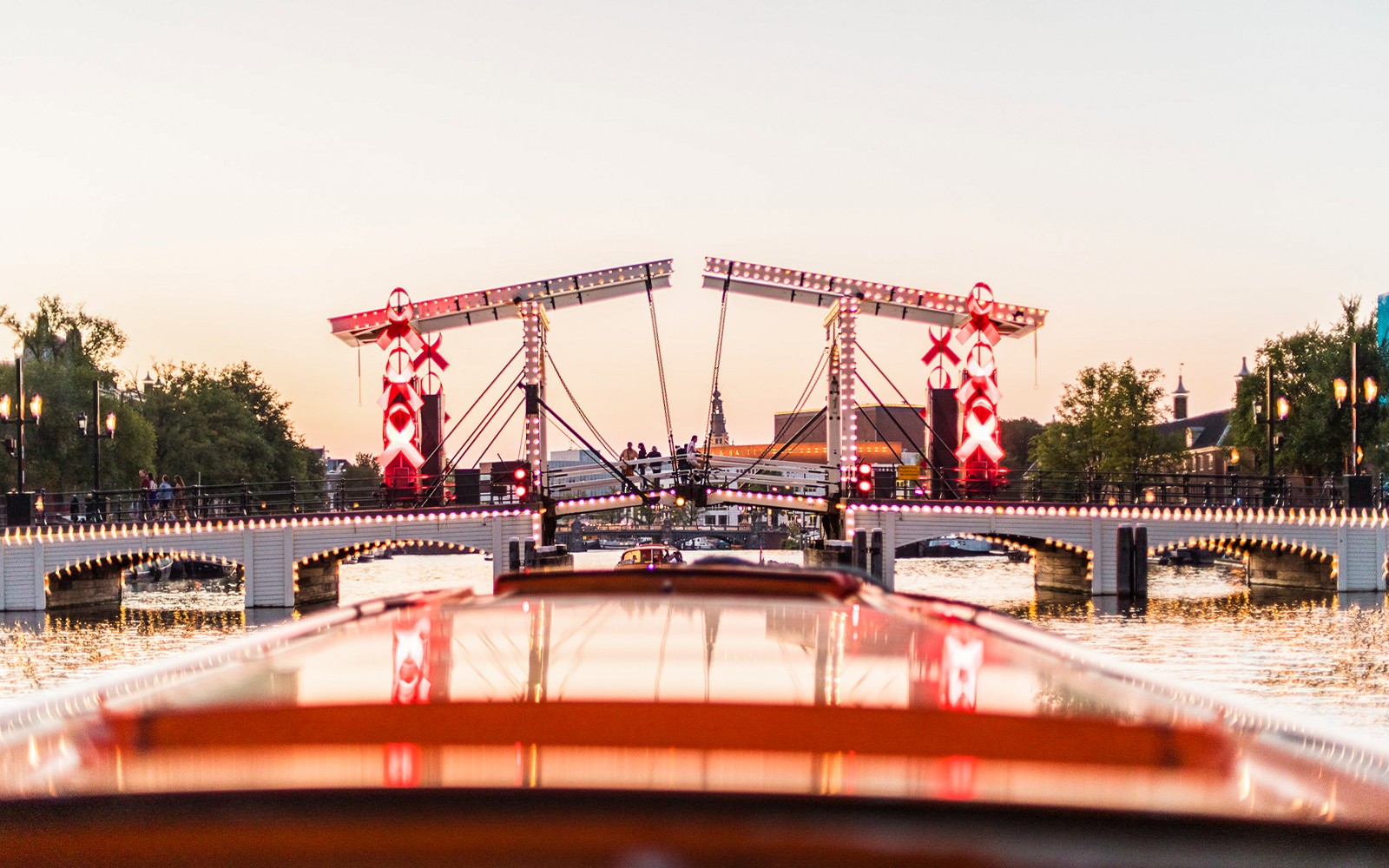 Amsterdam: 90-Min Evening Cruise with Pizza and Drinks — gallery 2
