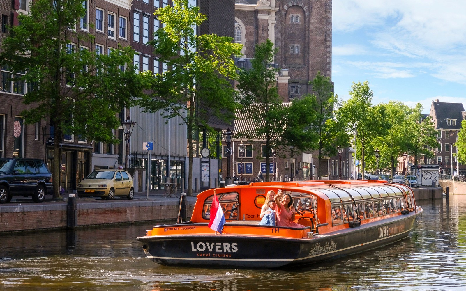 Amsterdam: 1-Hour Sightseeing Canal Cruise on Electric Boat