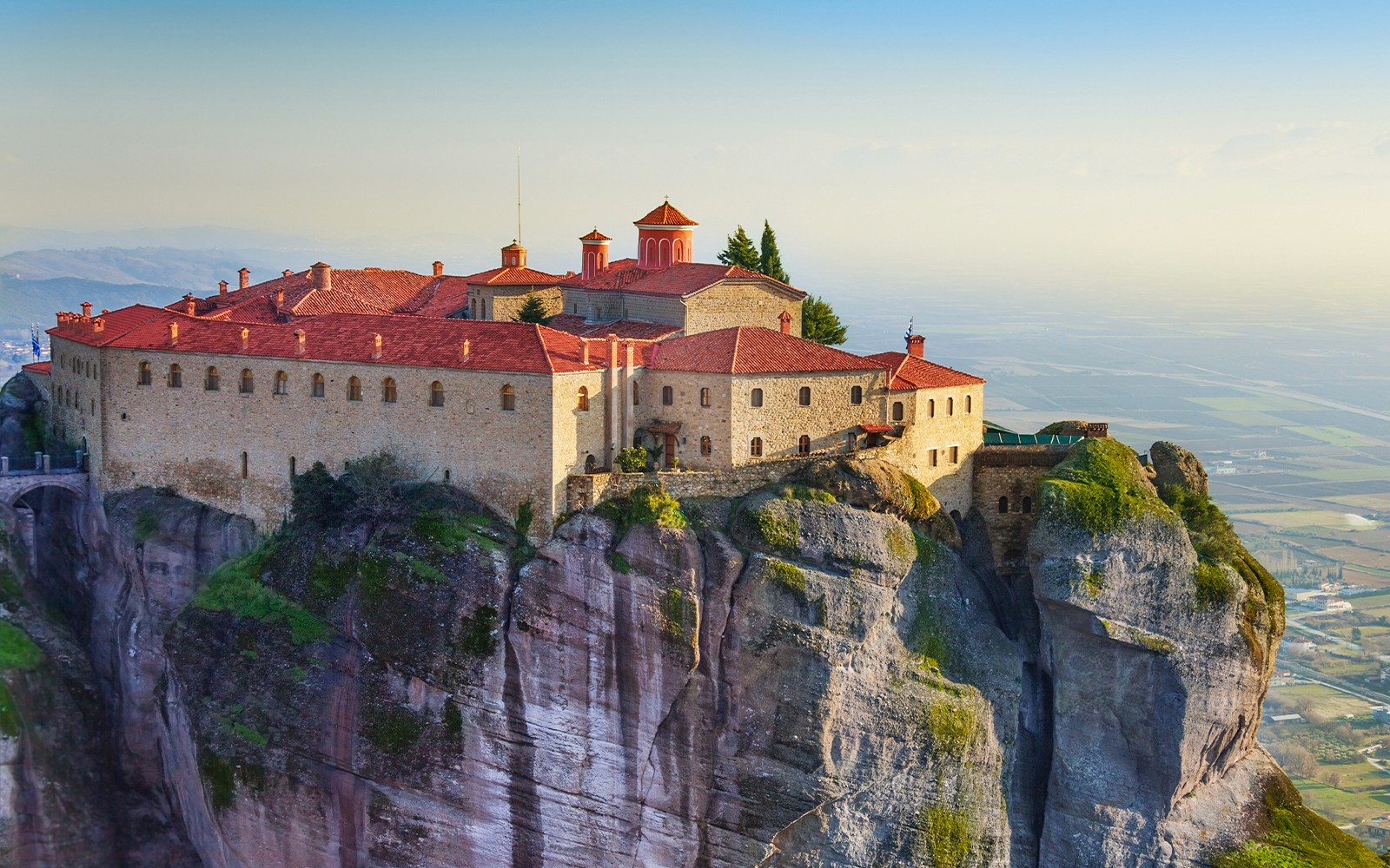 From Thessaloniki: Meteora Monasteries & Caves Full-Day Trip